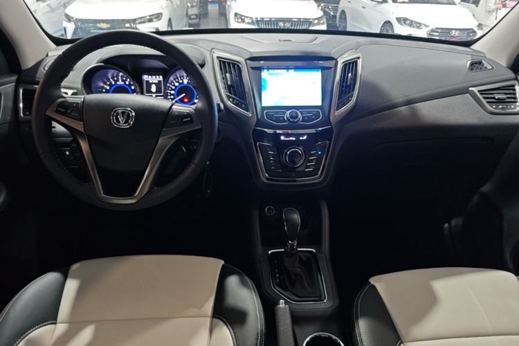Used CHANGAN CS35 2017 1.6L Automatic Luxury Model Center Console