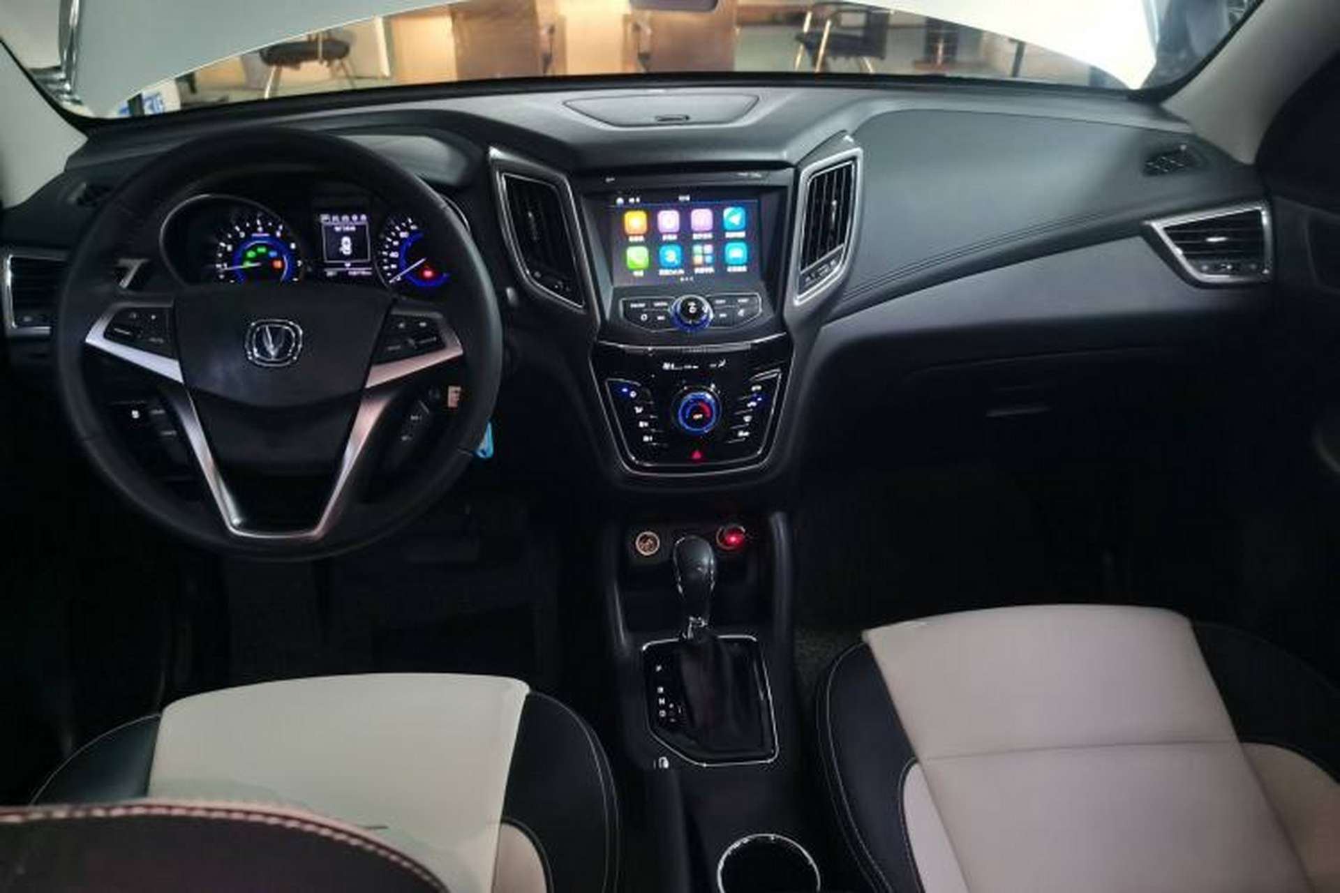 Used CHANGAN CS35 2017 1.6L Automatic Luxury Model Center Console