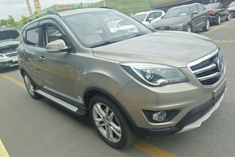 Used CHANGAN CS35 2017 1.6L Manual Luxury Model Front Right 45 Deg