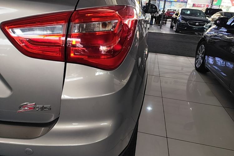 Used CHANGAN CS35 2017 1.6L Automatic Luxury Model Exterior 3