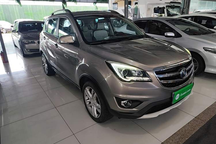 Used CHANGAN CS35 2017 1.6L Automatic Luxury Model Front Right 45 Deg