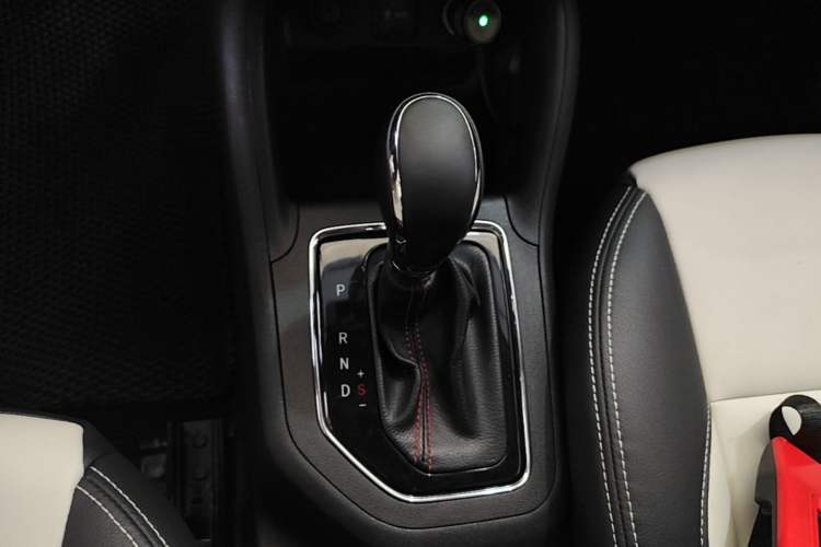 Used CHANGAN CS35 2017 1.6L Automatic Luxury Model Gear Lever