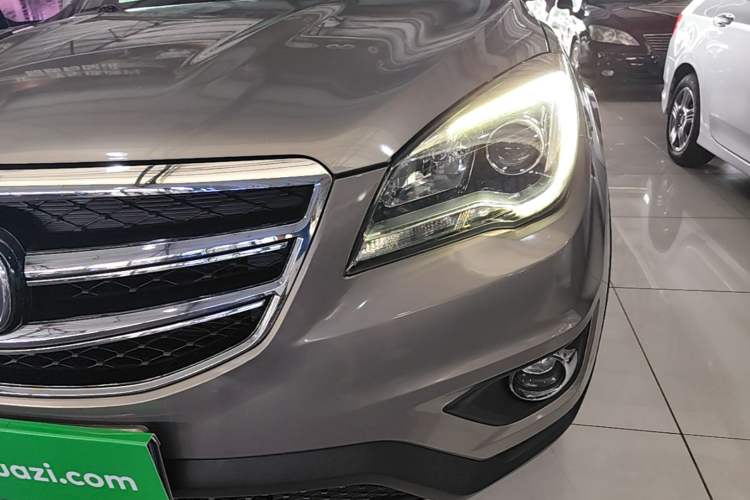 Used CHANGAN CS35 2017 1.6L Automatic Luxury Model Left Front Headlight