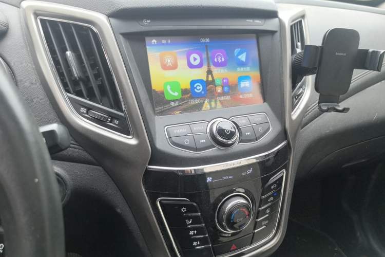 Used CHANGAN CS35 2017 1.6L Automatic Luxury Model Audio And AC Panel