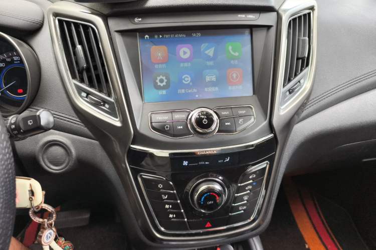 Used CHANGAN CS35 2017 1.6L Automatic Luxury Model Audio And AC Panel