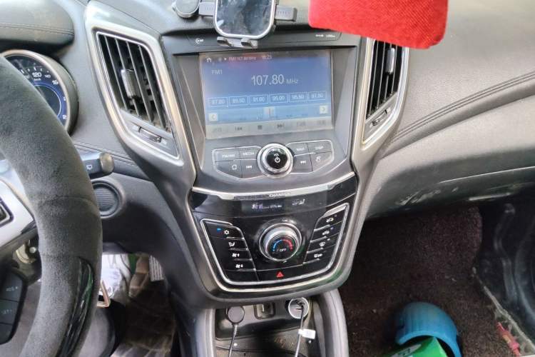 Used CHANGAN CS35 2017 1.6L Manual Luxury Model Audio And AC Panel