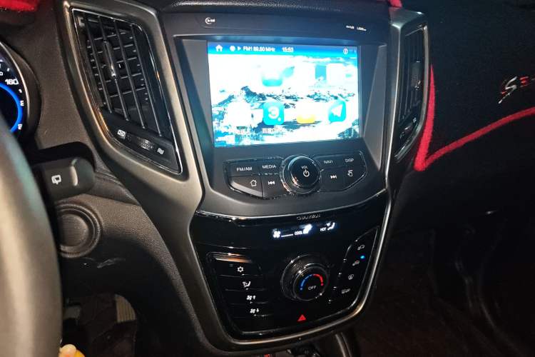 Used CHANGAN CS35 2017 1.6L Automatic Luxury Model Audio And AC Panel