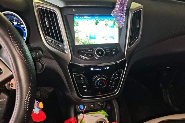 Used CHANGAN CS35 2017 1.6L Automatic Luxury Model Audio And AC Panel