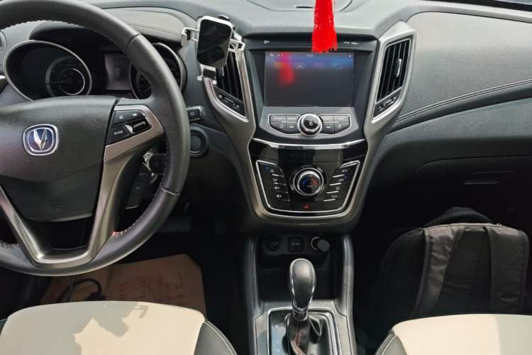 Used CHANGAN CS35 2017 1.6L Automatic Luxury Model Audio And AC Panel