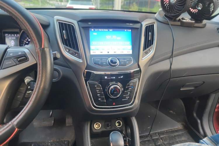 Used CHANGAN CS35 2017 1.6L Automatic Luxury Model Audio And AC Panel
