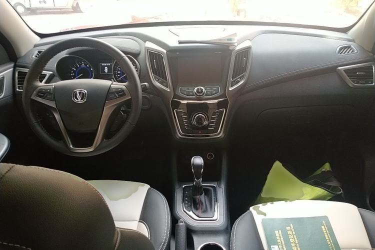 Used CHANGAN CS35 2017 1.6L Automatic Luxury Model Center Console