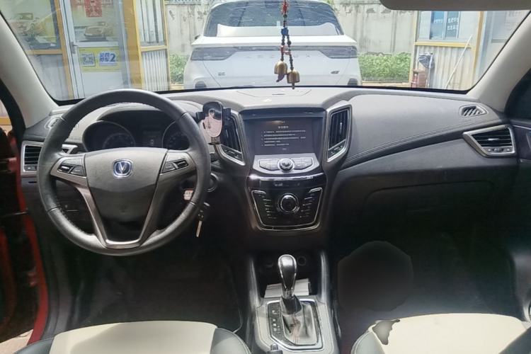 Used CHANGAN CS35 2017 1.6L Automatic Luxury Model Center Console
