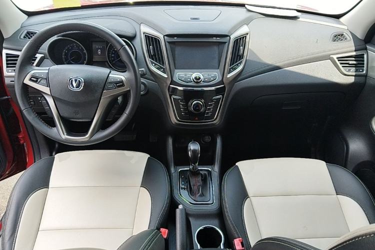 Used CHANGAN CS35 2017 1.6L Automatic Luxury Model Center Console