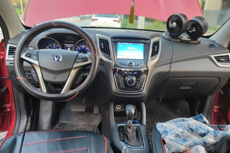 Used CHANGAN CS35 2017 1.6L Automatic Luxury Model Center Console