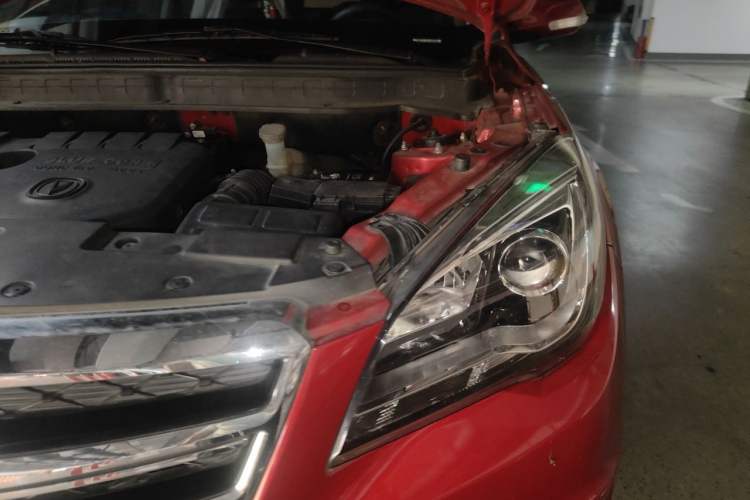 Used CHANGAN CS35 2017 1.6L Manual Luxury Model Engine Bay Left