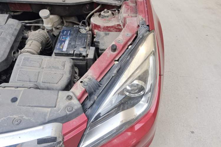 Used CHANGAN CS35 2017 1.6L Manual Luxury Model Engine Bay Left