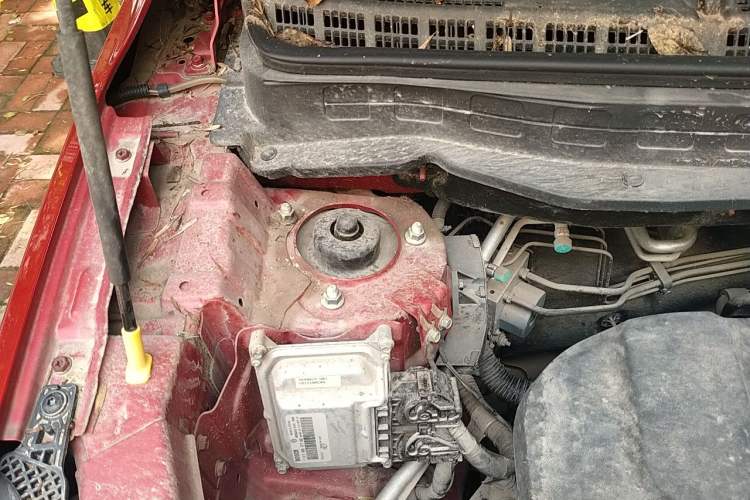 Used CHANGAN CS35 2017 1.6L Automatic Luxury Model Engine Bay Right