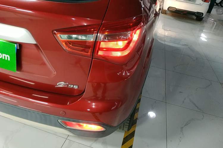 Used CHANGAN CS35 2017 1.6L Automatic Luxury Model Exterior 6