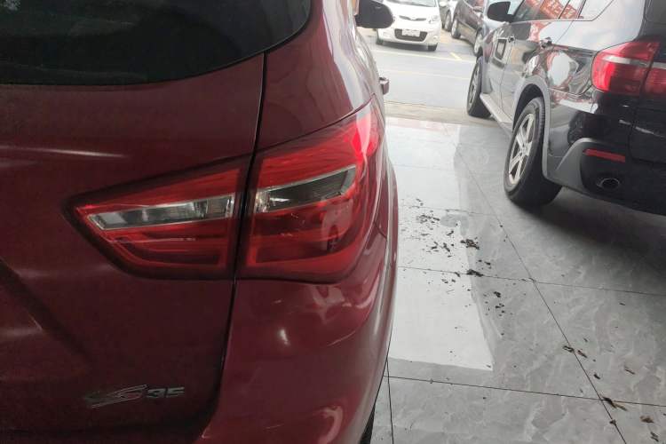 Used CHANGAN CS35 2017 1.6L Manual Luxury Model Exterior 6