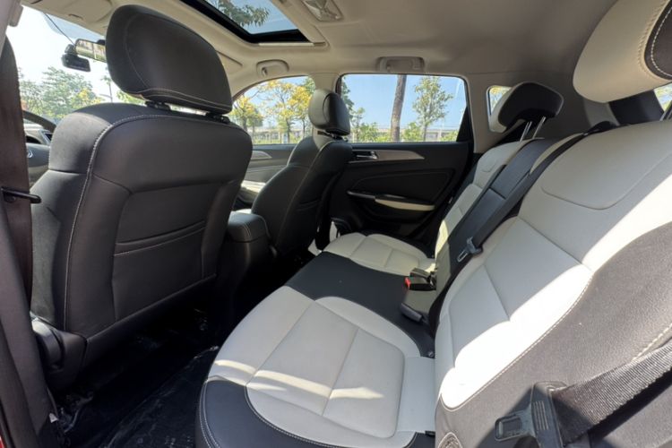 Used CHANGAN CS35 2017 1.6L Automatic Luxury Model Exterior 8