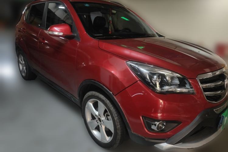 Used CHANGAN CS35 2017 1.6L Manual Luxury Model Front Right 45 Deg