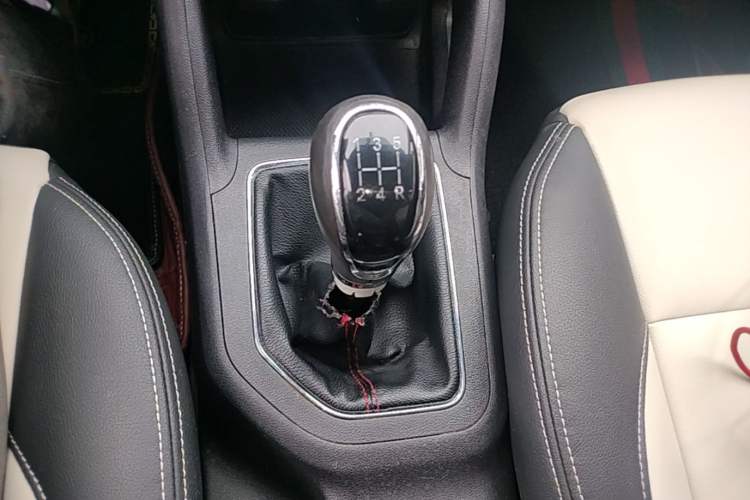 Used CHANGAN CS35 2017 1.6L Manual Luxury Model Gear Lever