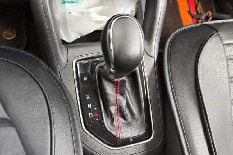 Used CHANGAN CS35 2017 1.6L Automatic Luxury Model Gear Lever