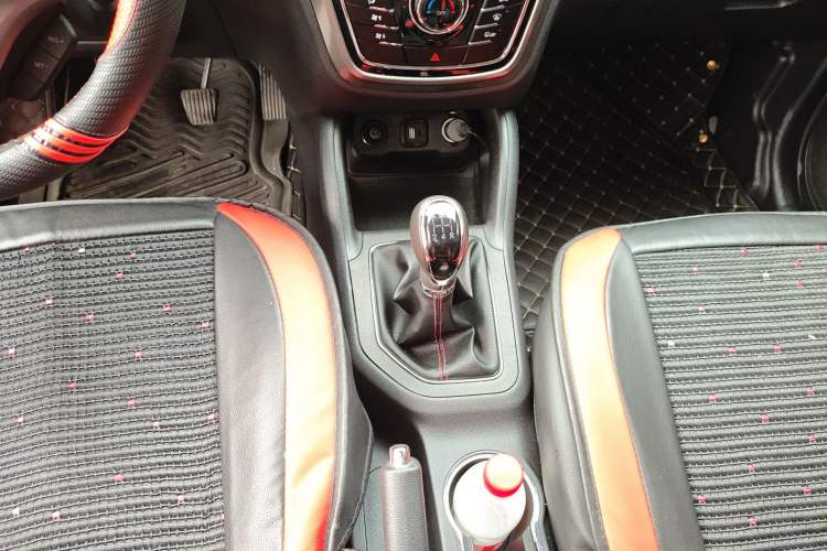 Used CHANGAN CS35 2017 1.6L Manual Luxury Model Gear Lever