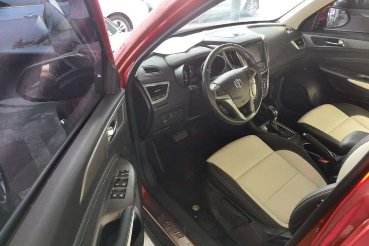 Used CHANGAN CS35 2017 1.6L Automatic Luxury Model Interior 2