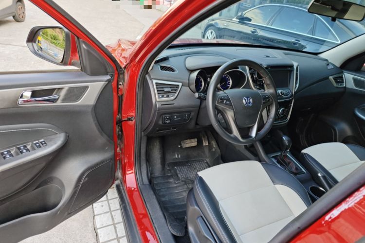 Used CHANGAN CS35 2017 1.6L Automatic Luxury Model Interior 2