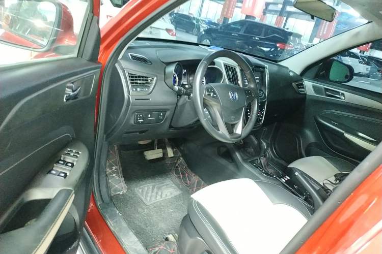Used CHANGAN CS35 2017 1.6L Automatic Luxury Model Interior 3