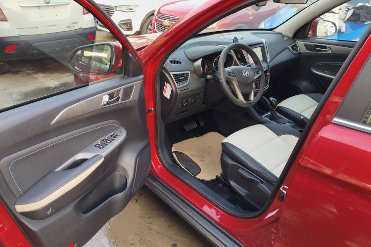 Used CHANGAN CS35 2017 1.6L Automatic Luxury Model Interior 3