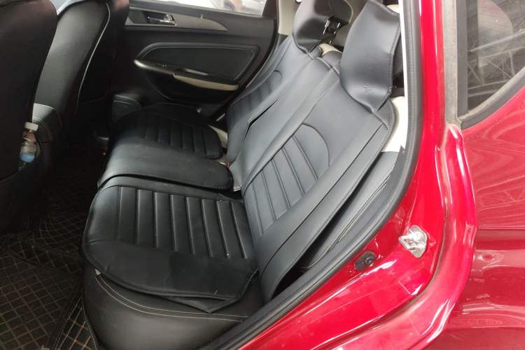 Used CHANGAN CS35 2017 1.6L Manual Luxury Model Interior 4