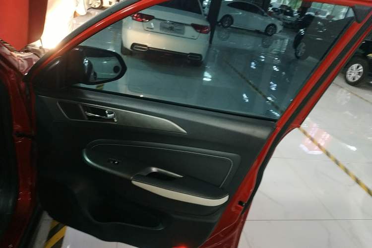 Used CHANGAN CS35 2017 1.6L Automatic Luxury Model Interior 5