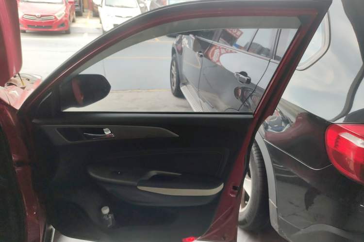 Used CHANGAN CS35 2017 1.6L Manual Luxury Model Interior 5