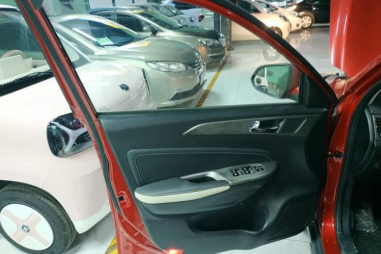 Used CHANGAN CS35 2017 1.6L Automatic Luxury Model Interior 7
