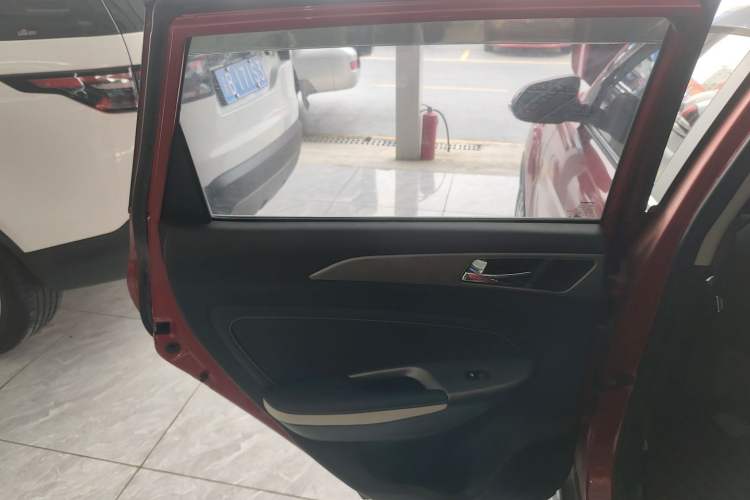 Used CHANGAN CS35 2017 1.6L Manual Luxury Model Interior 8