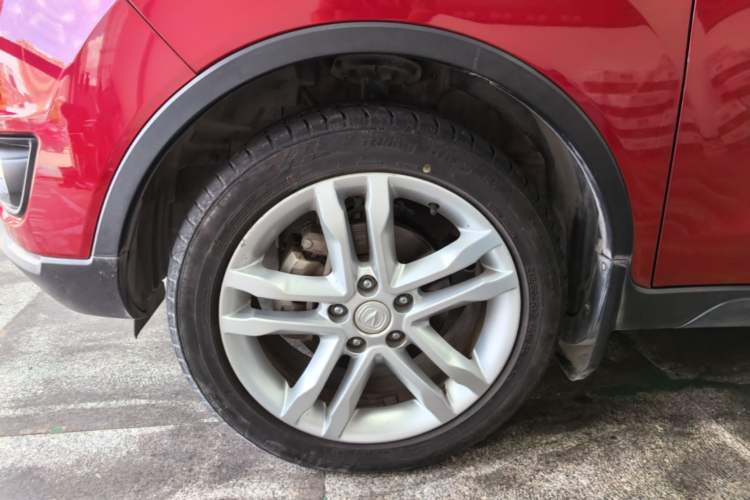 Used CHANGAN CS35 2017 1.6L Manual Luxury Model Left Front Wheel Hub