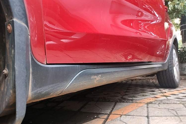 Used CHANGAN CS35 2017 1.6L Manual Luxury Model Left Side Sill