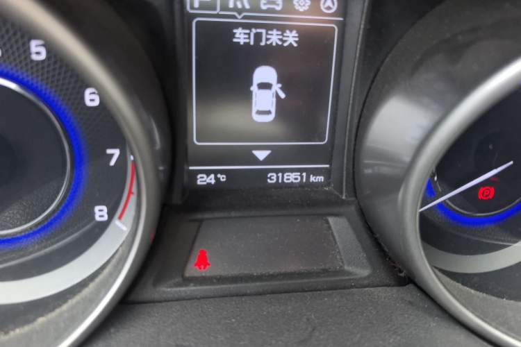 Used CHANGAN CS35 2017 1.6L Automatic Luxury Model Odometer Close Up