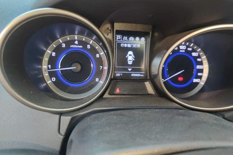 Used CHANGAN CS35 2017 1.6L Automatic Luxury Model Odometer Close Up