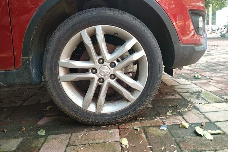Used CHANGAN CS35 2017 1.6L Automatic Luxury Model Right Front Wheel Hub