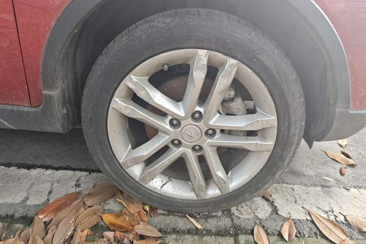 Used CHANGAN CS35 2017 1.6L Manual Luxury Model Right Front Wheel Hub