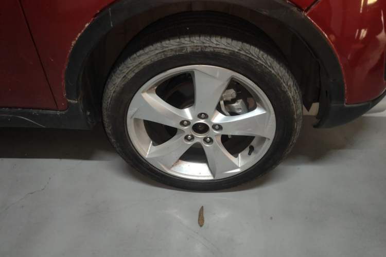 Used CHANGAN CS35 2017 1.6L Manual Luxury Model Right Front Wheel Hub