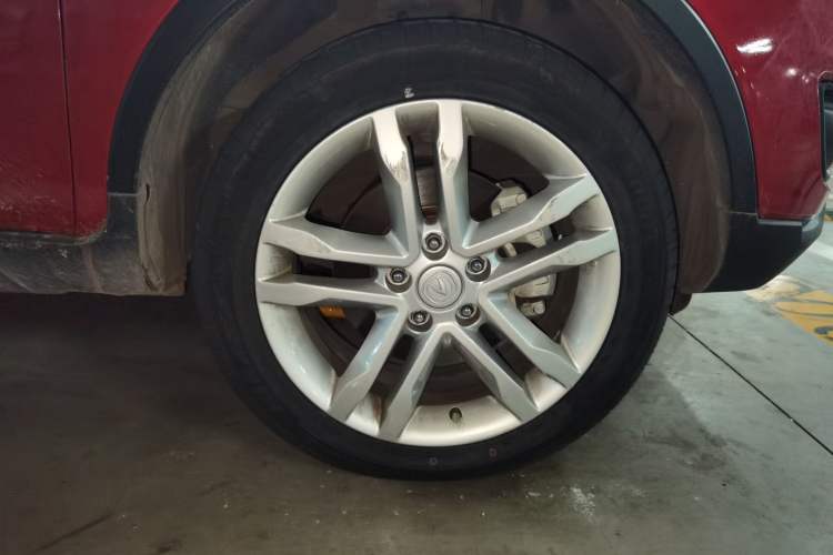 Used CHANGAN CS35 2017 1.6L Manual Luxury Model Right Front Wheel Hub
