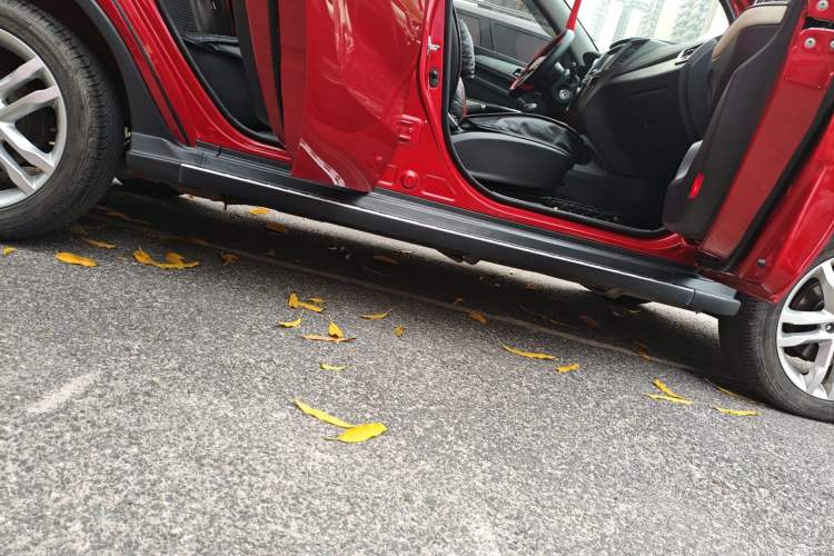 Used CHANGAN CS35 2017 1.6L Manual Luxury Model Right Side Sill