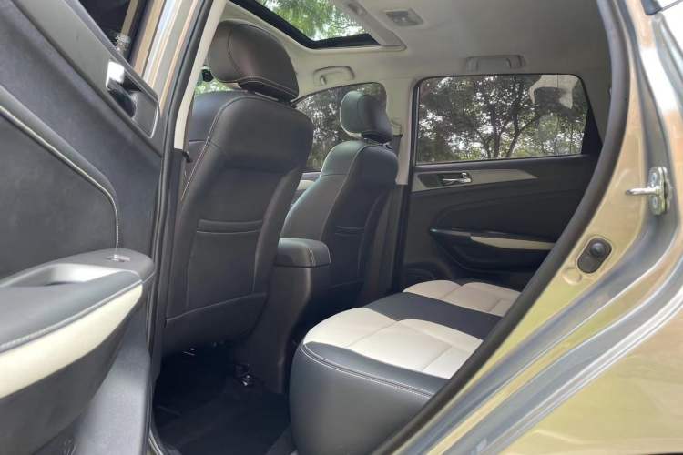 Used CHANGAN CS35 2017 1.6L Automatic Luxury Model Interior 3