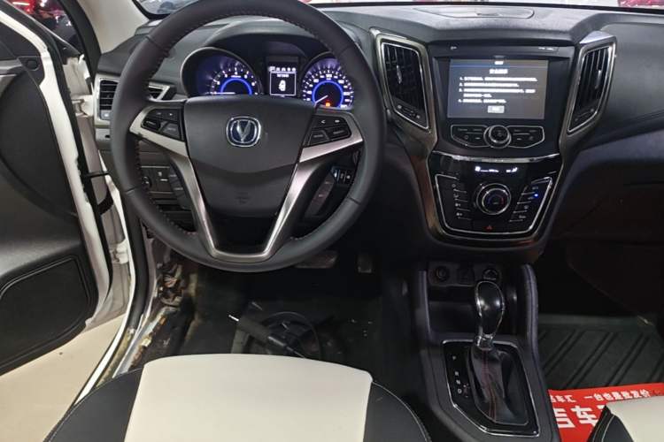 Used CHANGAN CS35 2017 1.6L Automatic Luxury Model Audio And AC Panel