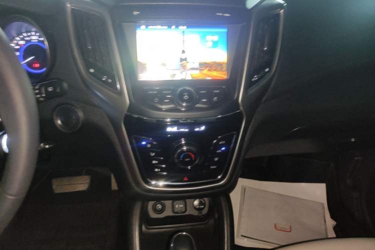 Used CHANGAN CS35 2017 1.6L Automatic Luxury Model Audio And AC Panel