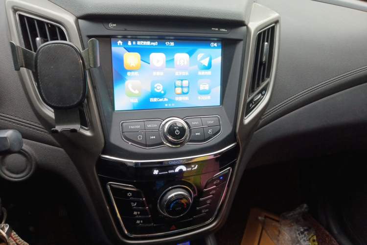 Used CHANGAN CS35 2017 1.6L Manual Luxury Model Audio And AC Panel